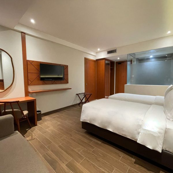 Deluxe Room Mewangi Hotel Twin Bed (2)