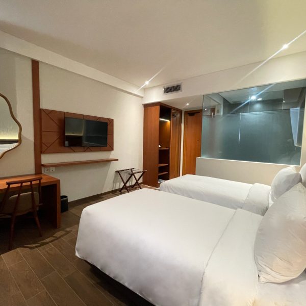 Superior Room Mewangi Hotel Twin Bed (2)