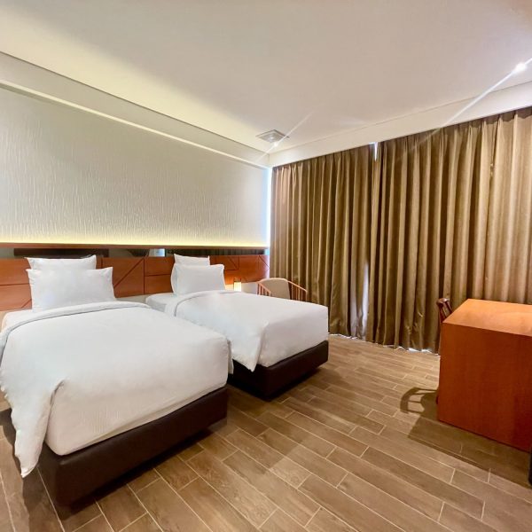 Superior Room Mewangi Hotel Twin Bed (5)